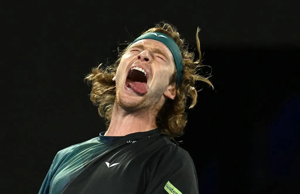 Теннисист Андрей Рублёв. Обложка © ТАСС / AP / LUKAS COCH
