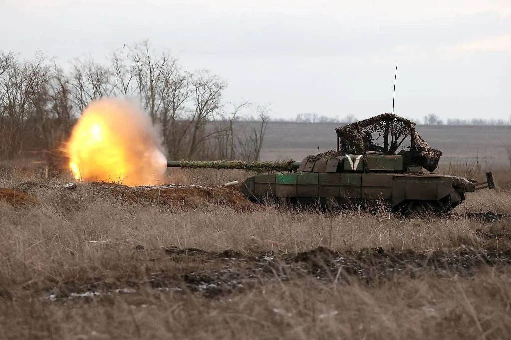 Российский танк серии Т-80БВМ. Обложка © ТАСС / Александр Полегенько