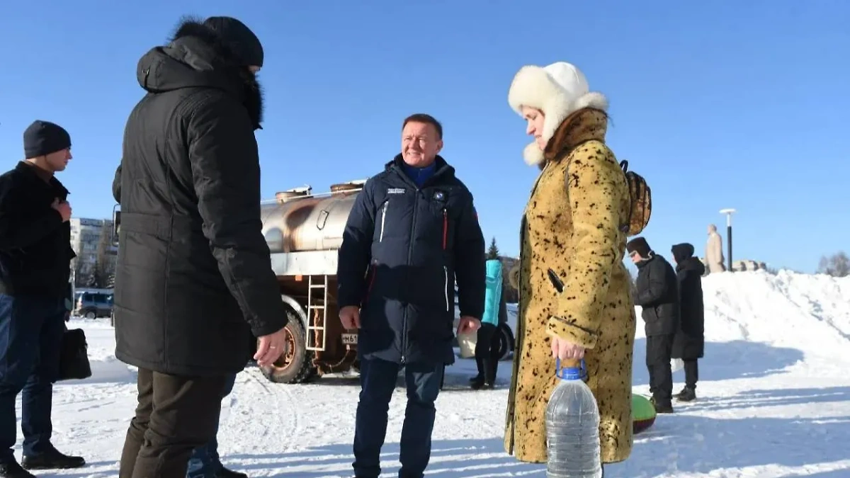 В Железногорске Курской области вернули тепло и свет после атаки ВСУ. Обложка © Telegram / Роман Старовойт