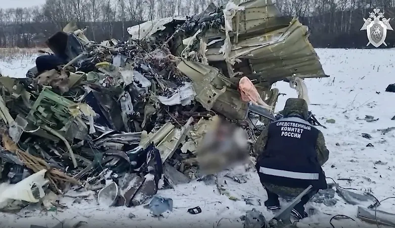 Место падения Ил-76 в Белгородской области. Видео © T.me / Следком