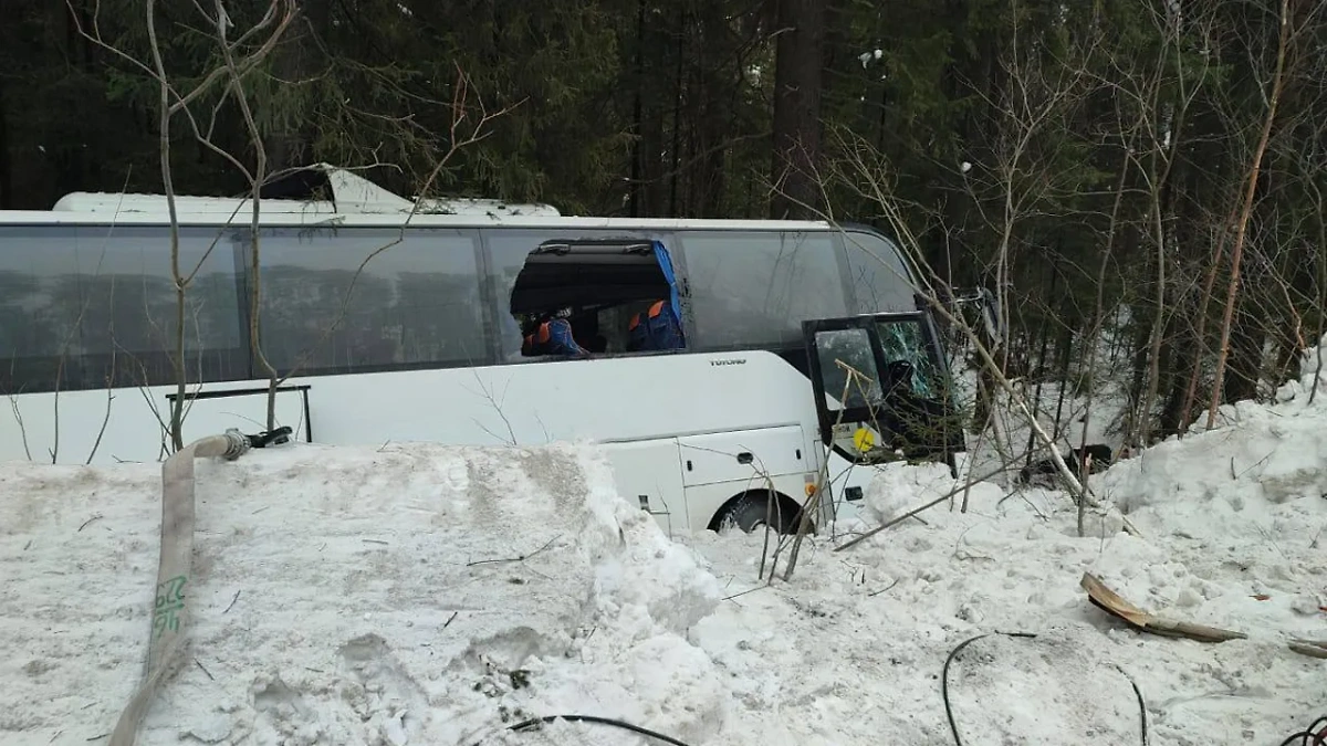 Последствия ДТП с автобусом в Свердловской области. Обложка © T.me / Прокуратура Свердловской области