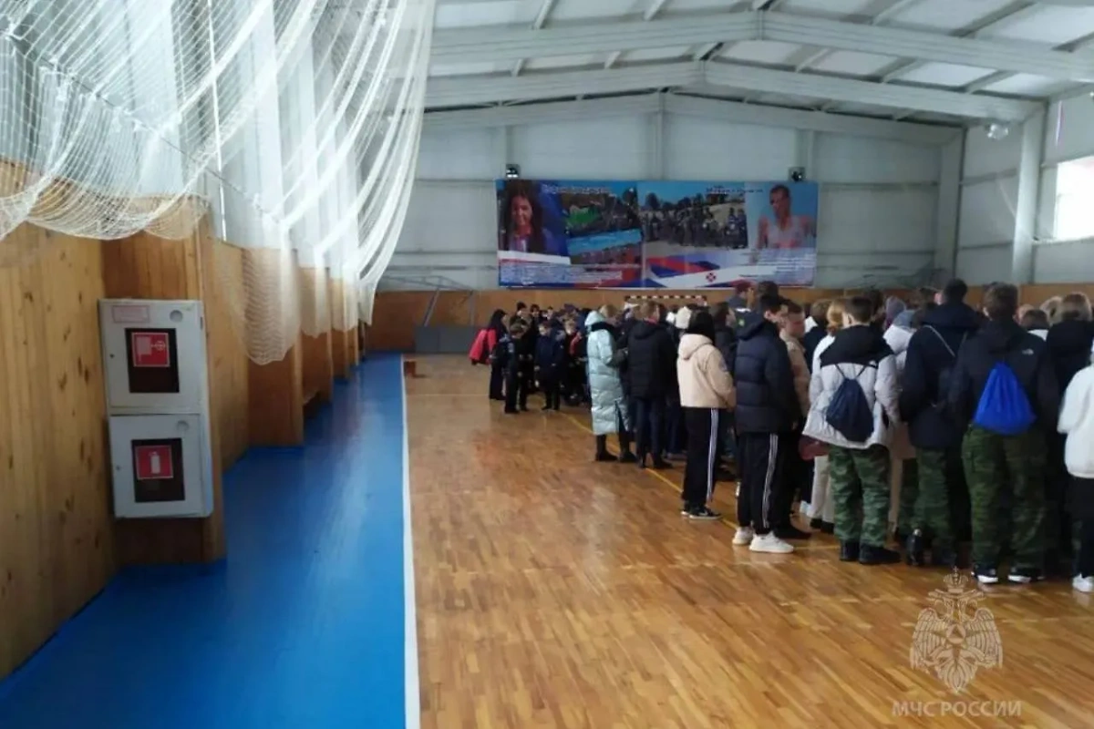 Одна из эвакуаций школы в Мордовии. Фото © ГУ МЧС России по Республике Мордовия