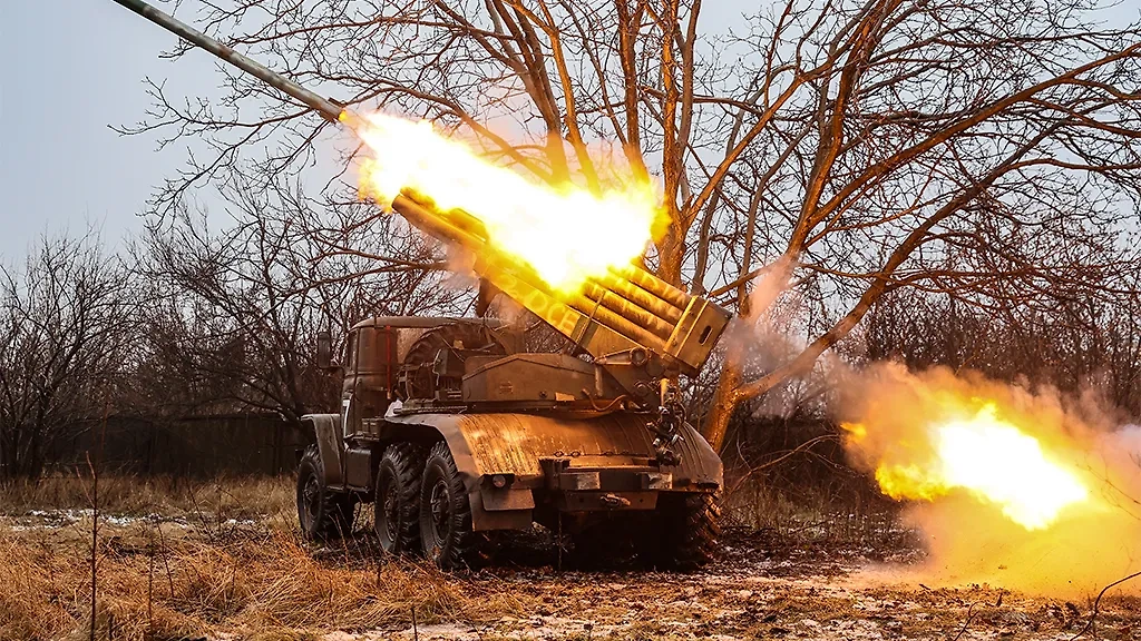 Какие военные объекты поражены на Украине — в сводках военкоров 8 января. Обложка © ТАСС / Дмитрий Ягодкин