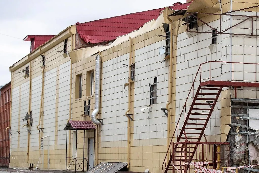 Демонтаж здания сгоревшего ТЦ «Зимняя вишня». Обложка © ТАСС / Данил Айкин