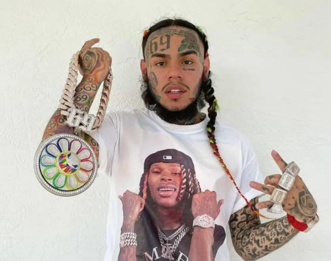 Американский рэпер Tekashi 6IX9INE. Обложка © Instagram (признан экстремистской организацией и запрещён на территории Российской Федерации) / 6ix9ine