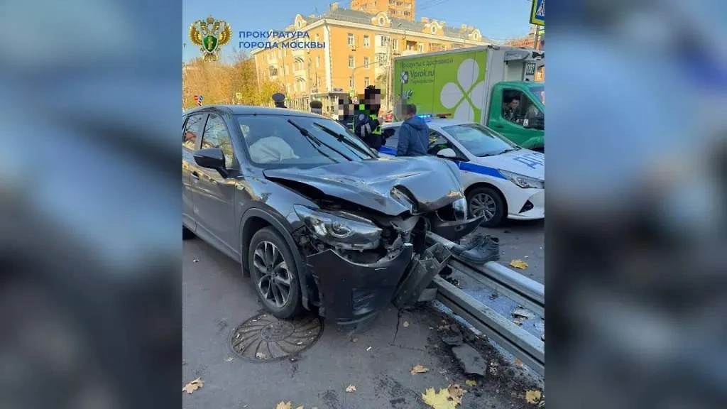 Сбившая трёх пешеходов в Москве Mazda. Обложка © Telegram / ПРОКУРАТУРА МОСКВЫ