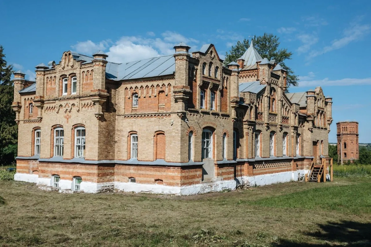 «Дворец для любимой» в Курской области до обстрела ВСУ. Фото © Telegram / Курская область