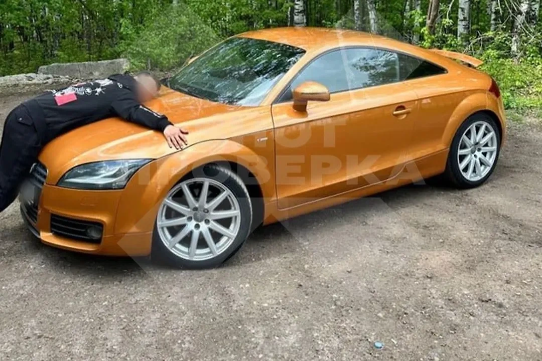 В Уфе механики устроили гонки по городу на клиентском автомобиле Audi TT под предлогом тест-драйва и повредили его. Обложка © Telegram / SHOT ПРОВЕРКА