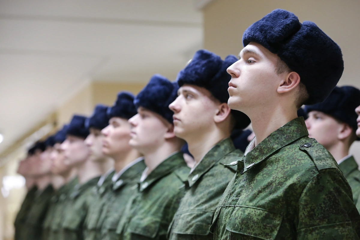 Какие привычки определяют человека, кто служил в армии. Фото © ТАСС / Сергей Савостьянов