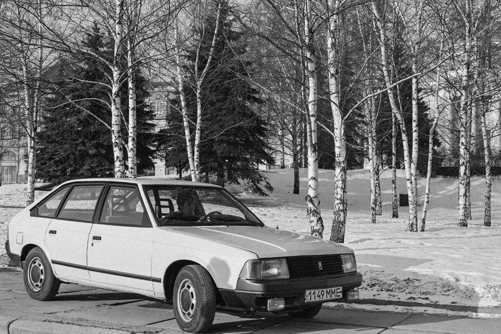 Какой была первая зимняя резина в СССР и где её можно было достать? Фото © ТАСС / Валентин Соболев, Александр Шогин