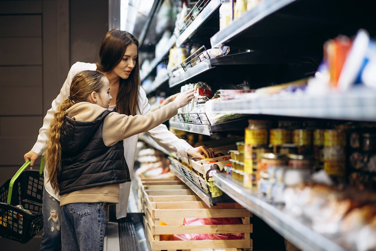 Эксперты отмечают рост цен на плавленый сыр и другие продукты питания. Обложка © freepik.com / senivpetro