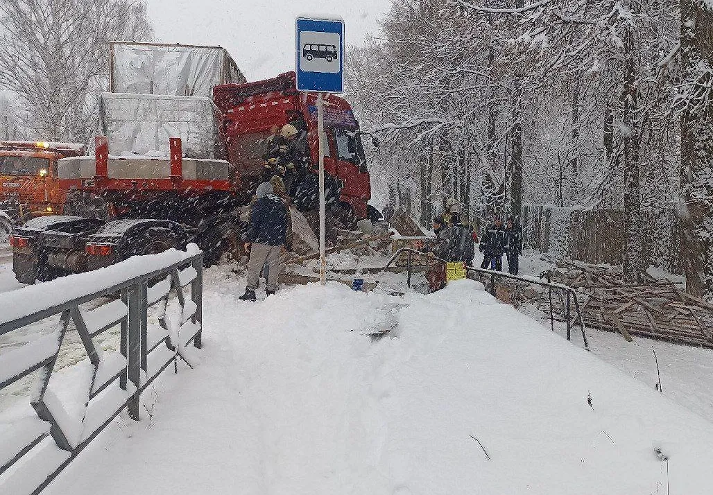 ДТП в Кировской области. Фото © Telegram / МЧС Кировской области