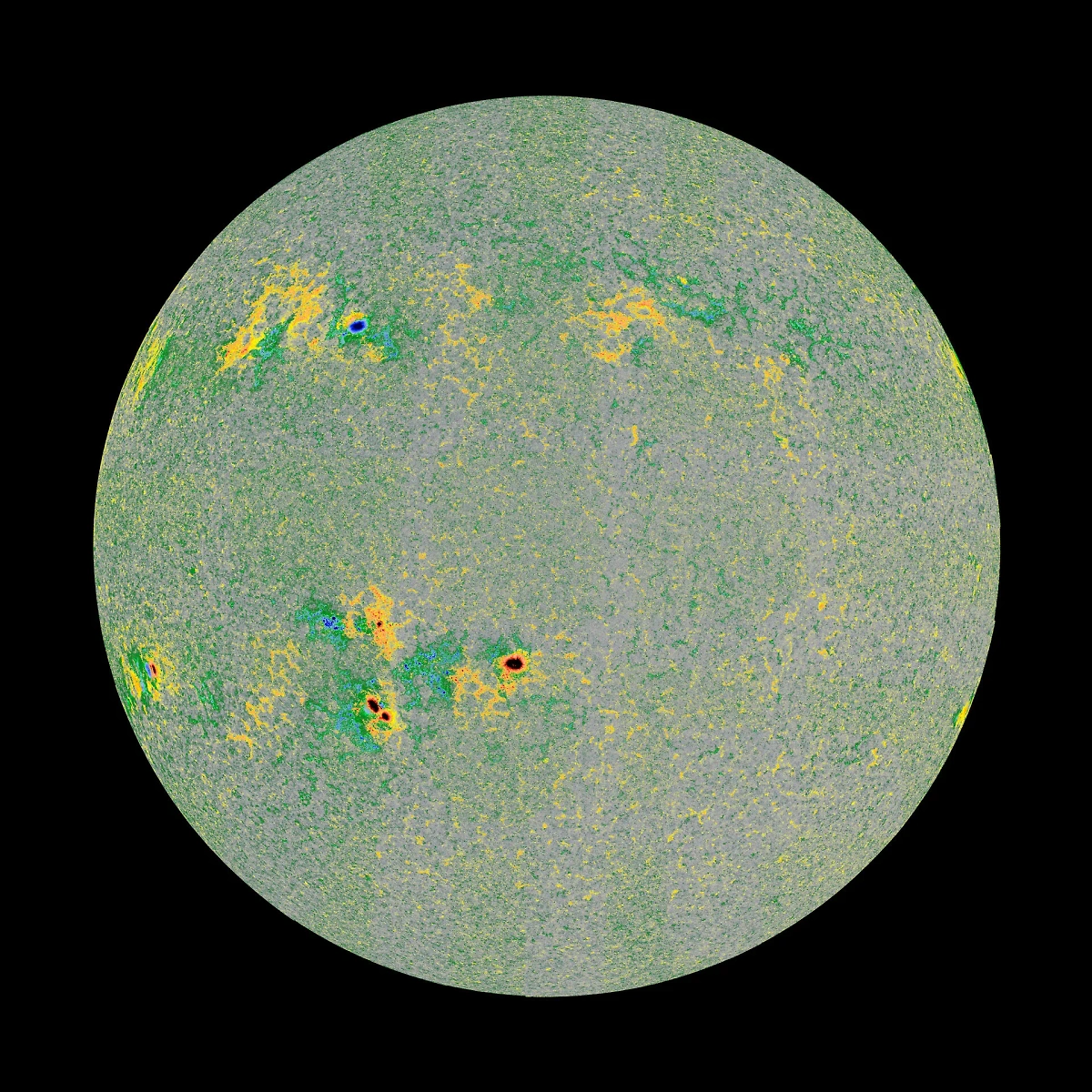 Изображение Солнца под ультрафиолетовым излучением. Обложка © esa.int