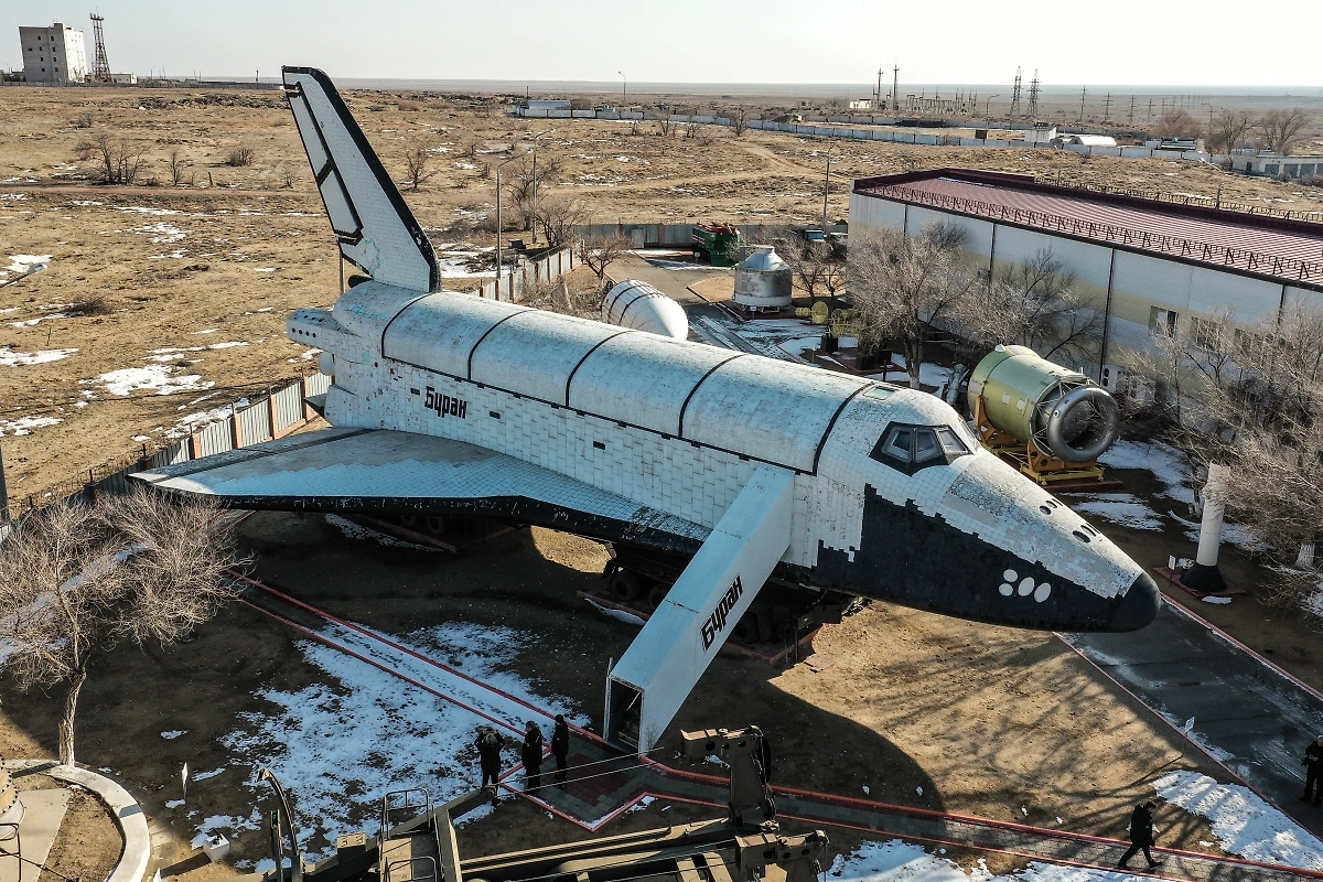 Многоразовая транспортная космическая система «Буран» на космодроме Байконур. Фото © ТАСС / Сергей Савостьянов