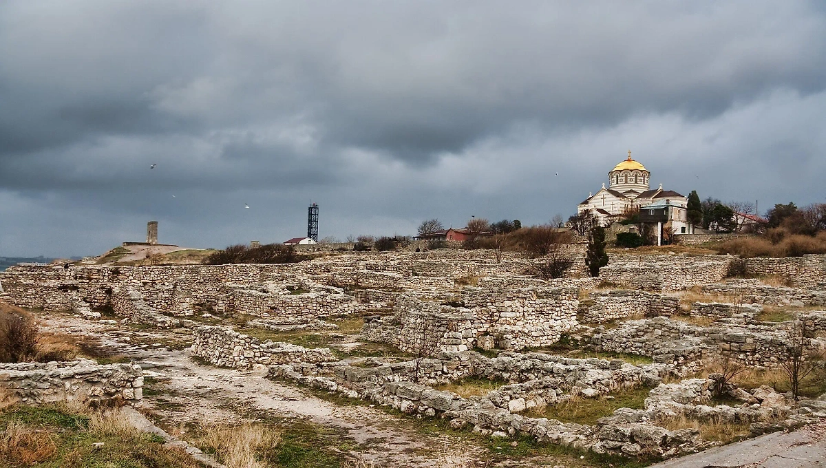 Руины Херсонеса. Обложка © Wikipedia/Dmitry A. Mottl