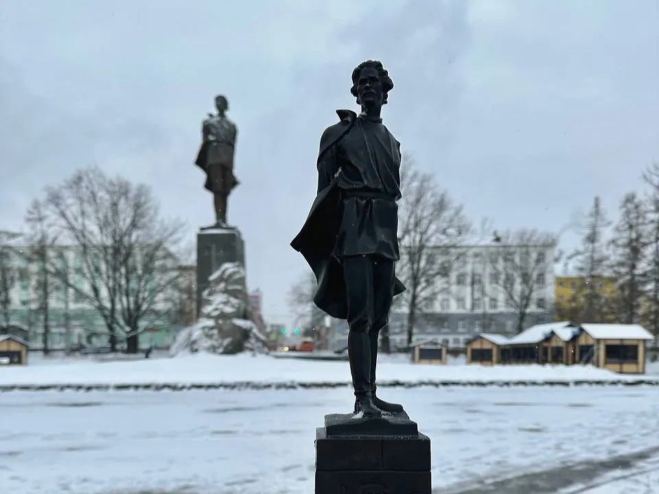 Власти Нижнего Новгорода обратились в полицию после кражи мини-Горького. Обложка © Telegram / Вести-Приволжье + | НОВОСТИ | ГТРК «Нижний Новгород»