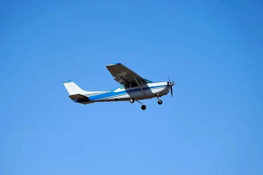 Самолёт Cessna. Обложка © Shutterstock / FOTODOM / T. Gorhum