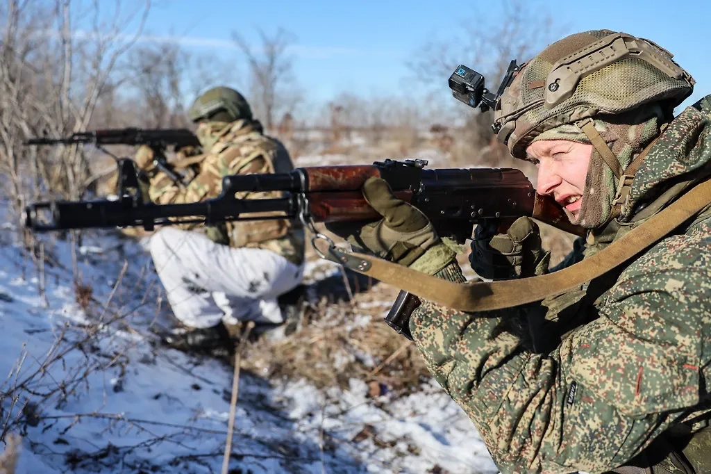 Военнослужащий РФ в зоне СВО. Обложка © ТАСС / Дмитрий Ягодкин