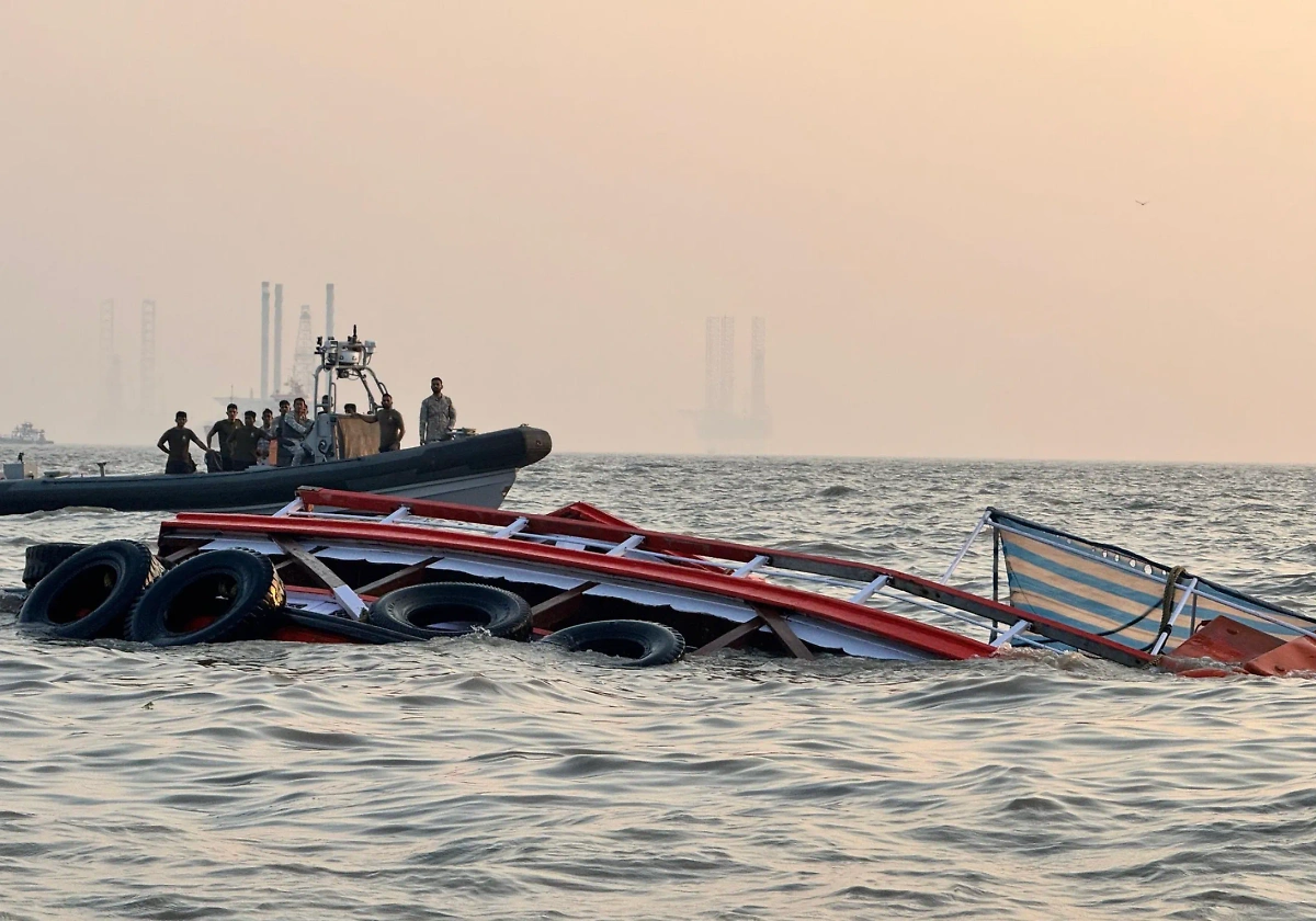 Столкновение судов в Аравийском море. Обложка © Х / RashpinderBrar3