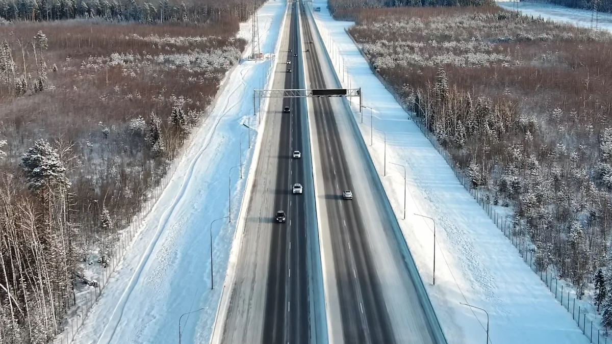 Участок трассы М-12 «Восток». Обложка © Предоставлено Life.ru