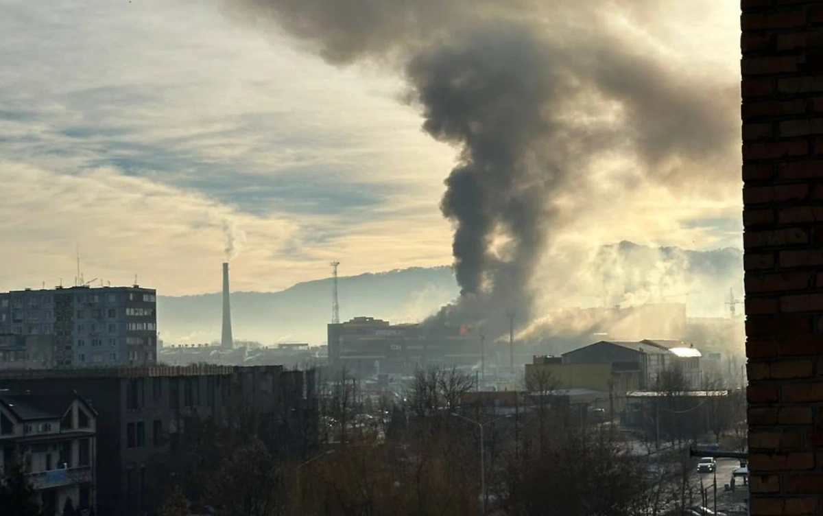 Место взрыва в ТЦ «Алания Молл» во Владикавказе. Фото © Телеграм / agdau2