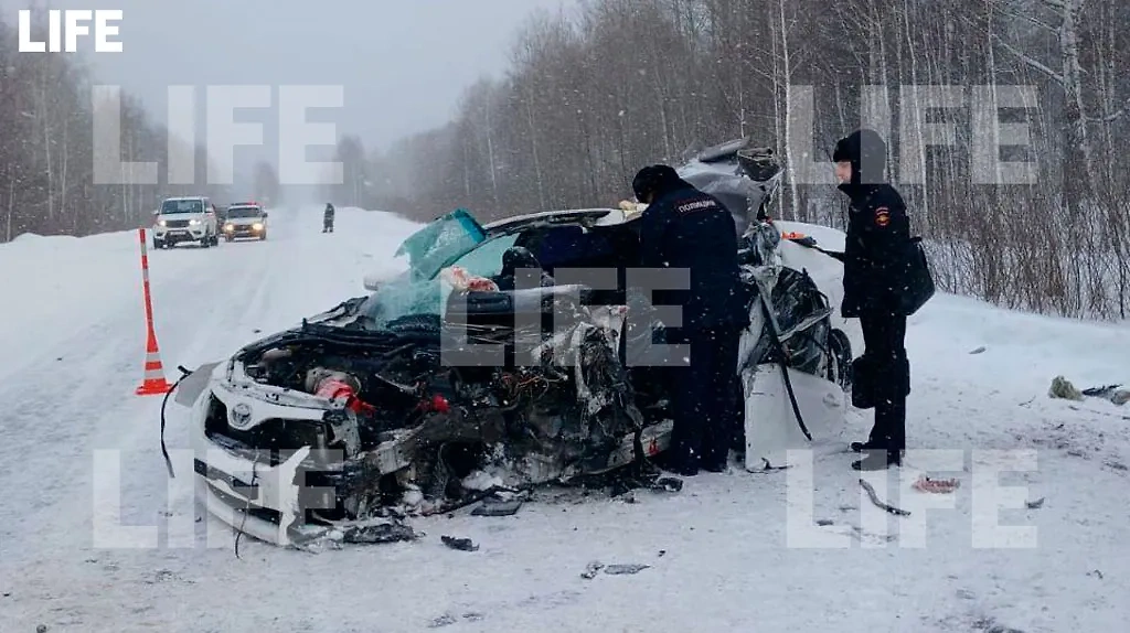 Toyota, в которой ехал Сергей Добрых. Обложка © Life.ru