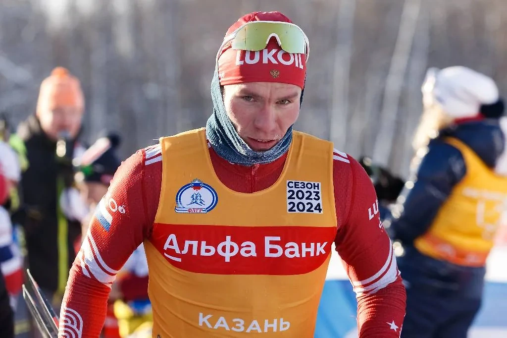 Лыжник Александр Большунов. Обложка © ТАСС / Бизнес Online / Сергей Елагин