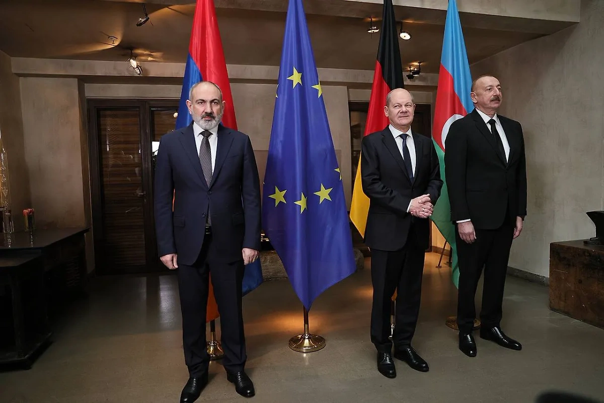 Пашинян и Алиев провели встречу в Мюнхене при посредничестве Шольца. Обложка © t.me / Правительство Армении
