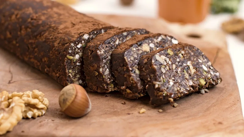 Домашняя шоколадная колбаса времён СССР: быстро и вкусно. Фото © Shutterstock