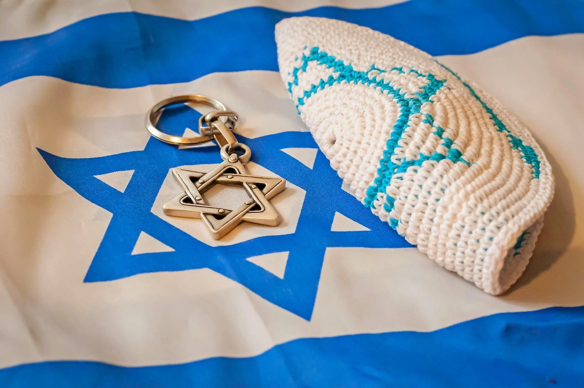 В День покаяния евреи постятся и проводят время в синагоге. Фото © Shutterstock 