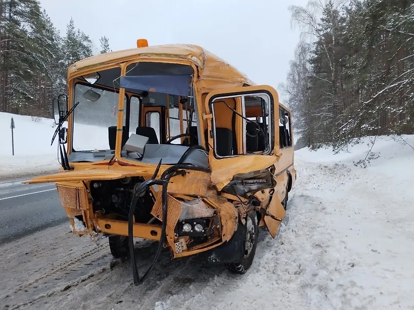 Последствия ДТП под Псковом. Обложка © VK / СК РФ по Псковской области