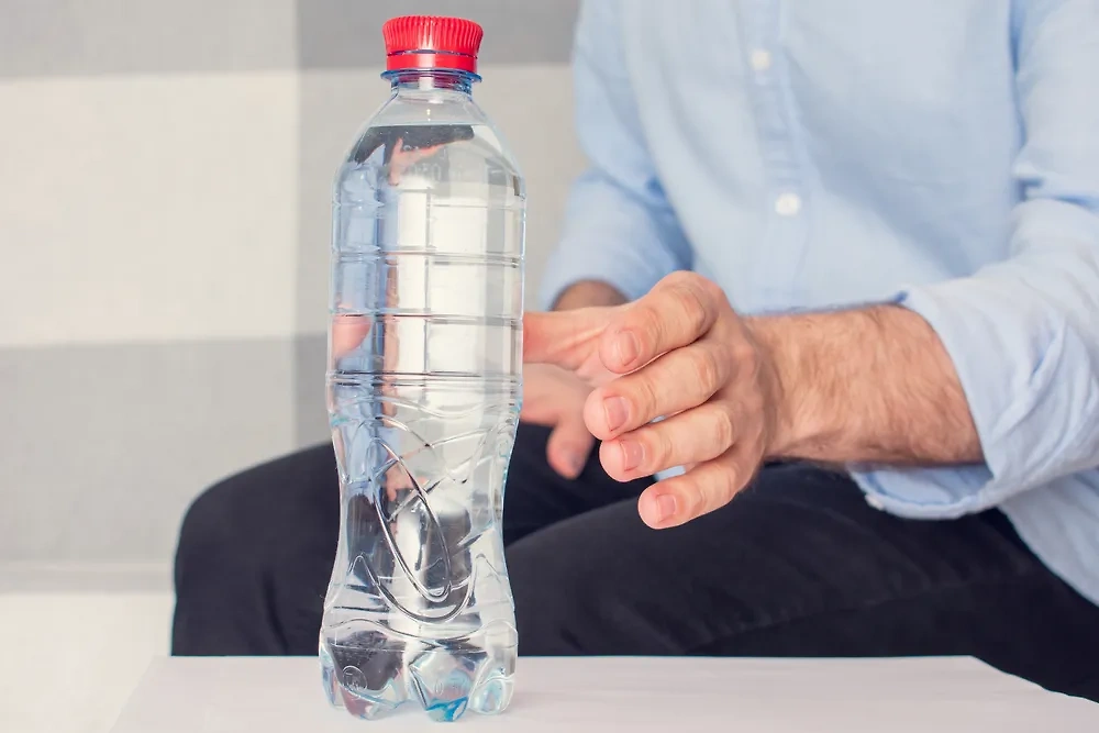Сколько нужно пить воды в сутки. Обложка © Shutterstock / FOTODOM