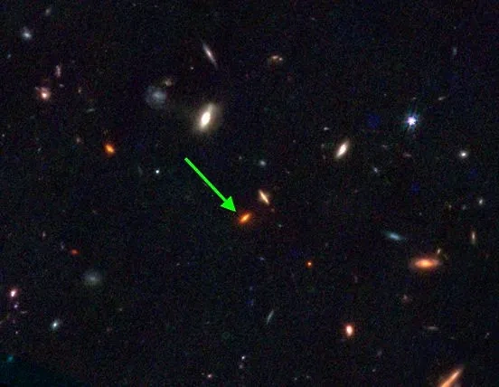 Галактика ZF-UDS-7329 на снимке обсерватории James Webb. Фото © swinburne.edu.au