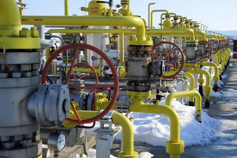 ЕК работает над полным отказом от поставок российского газа через Украину. Обложка © Shutterstock