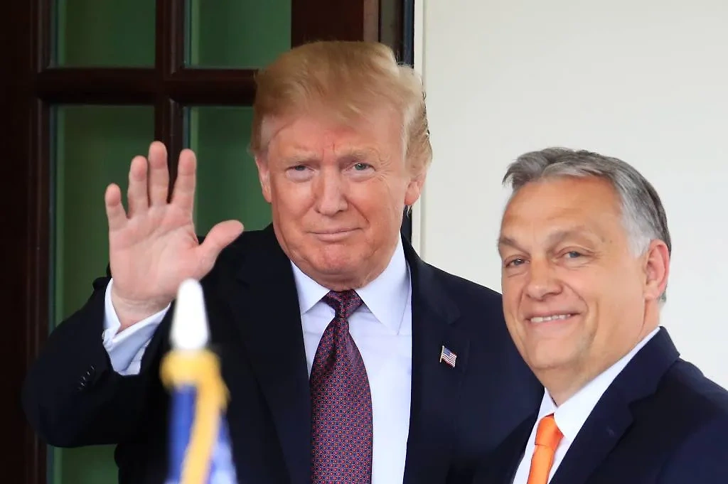 Экс-президент США Дональд Трамп и премьер-министр Венгрии Виктор Орбан. Обложка © ТАСС / AP / Manuel Balce Ceneta