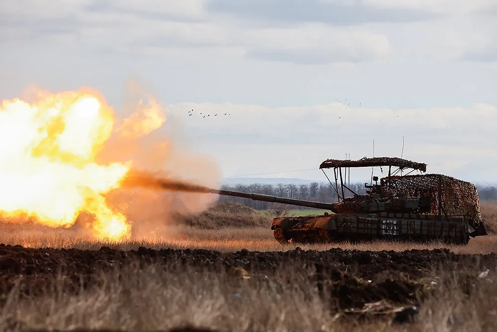 Бойцы ВСУ рассказали, что Россия непрерывно штурмует их позиции. Обложка © ТАСС / Сергей Мальгавко