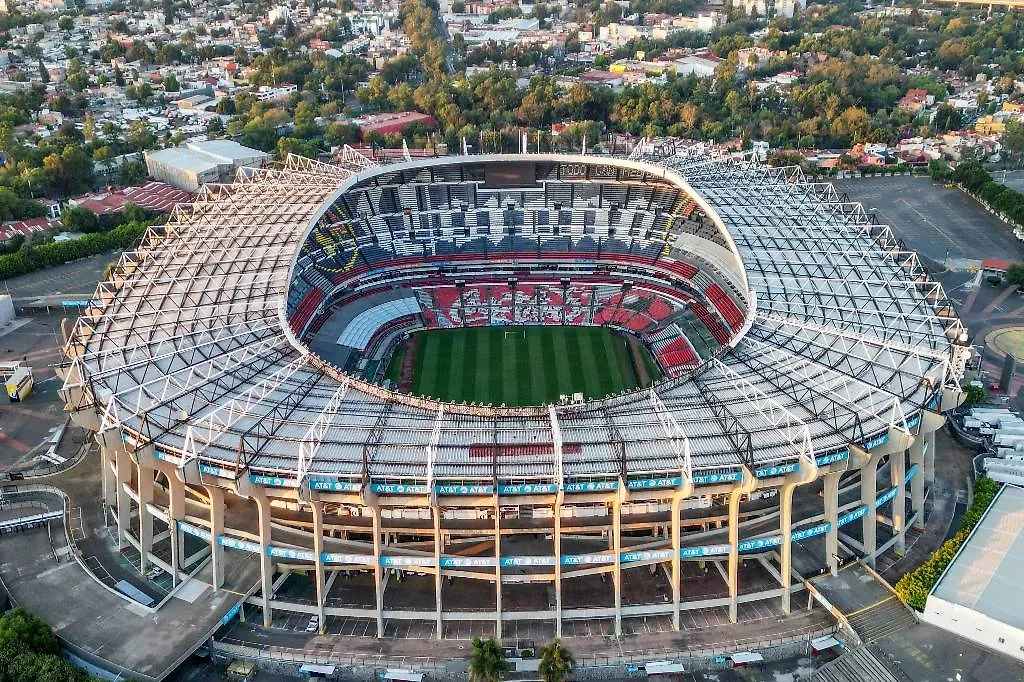 Стадион "Ацтека" в Мехико. Обложка © X / Front Office Sports
