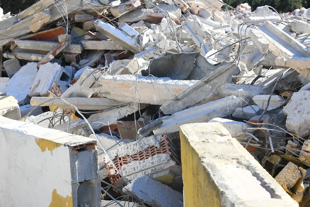 В Ереване прогремел взрыв, под завалами двух домов остаются люди. Обложка © Shutterstock
