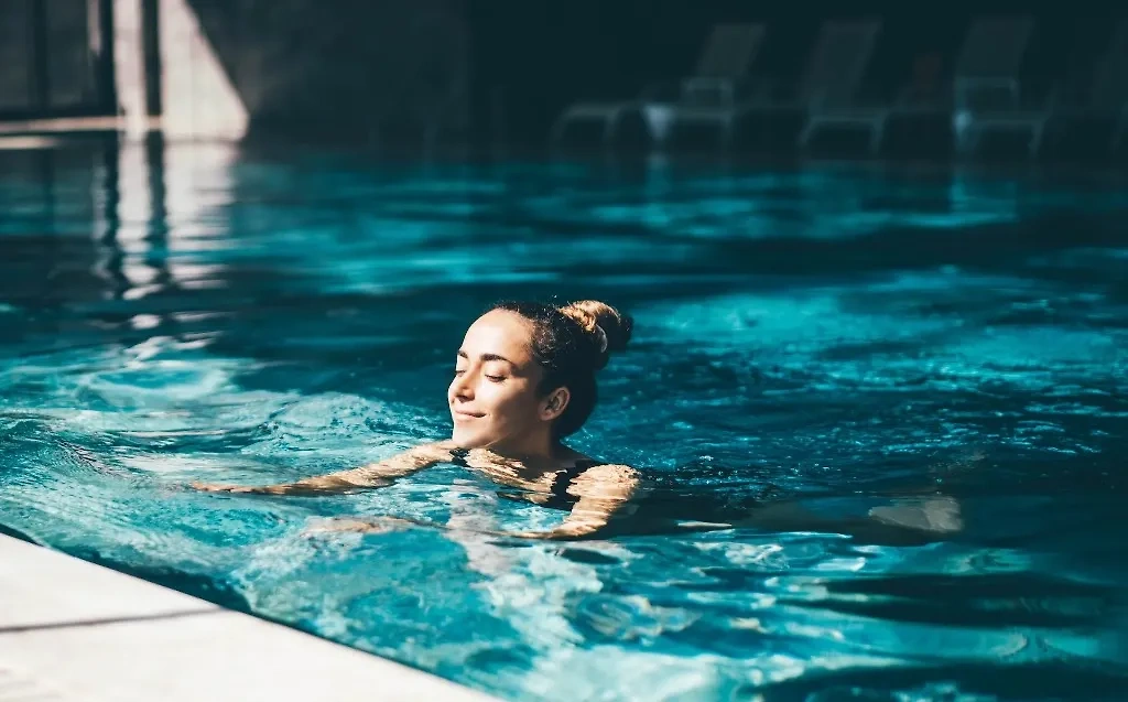 Плавание расслабляет и позволяет медитировать. Фото © Shutterstock