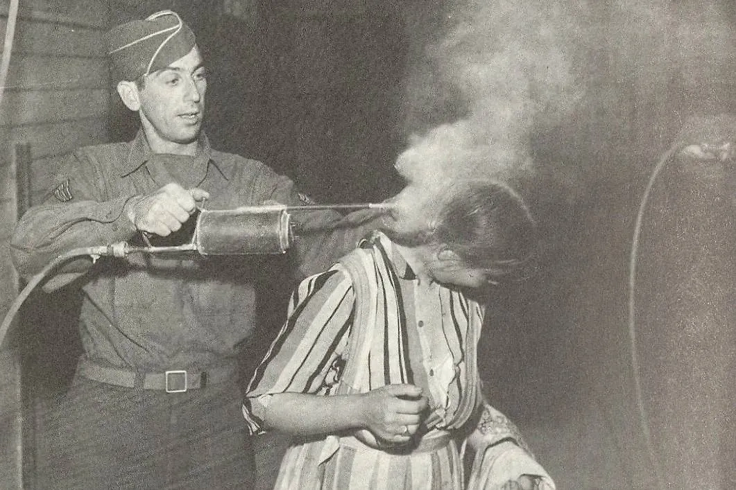Когда-то ДДТ считали абсолютно безопасным для людей. Фото © Wikipedia / Центр военной истории армии США