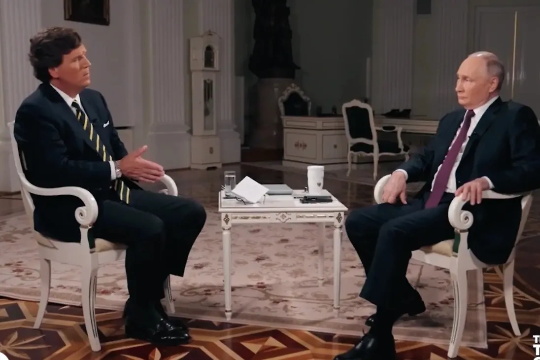 Американский журналист Такер Карлсон взял интервью у президента России Владимира Путина. Обложка © tuckercarlson
