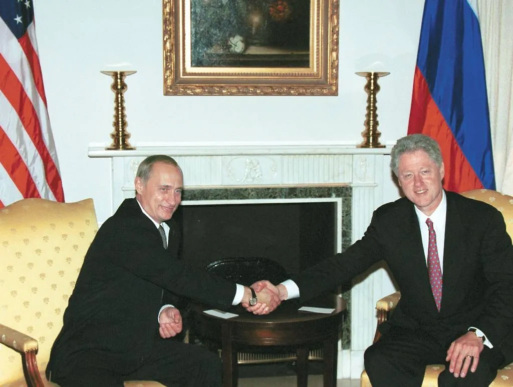 Владимир Путин и Билл Клинтон на встрече в 2000 году. Фото © ИТАР-ТАСС / Сергей Величкин, Владимир Родионов