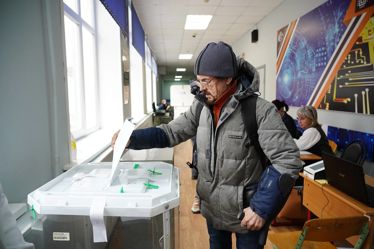 Один из избирательных участков в Москве. Обложка © Агентство "Москва" / Авилов Александр