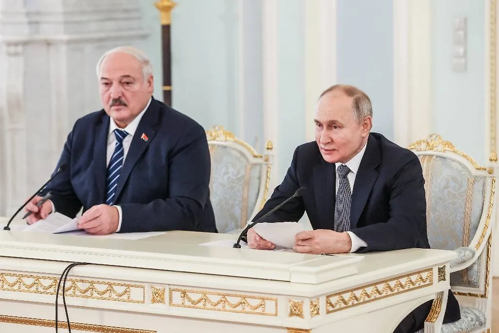 Александр Лукашенко и Владимир Путин. Обложка © ТАСС / Константин Завражин