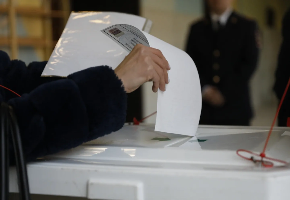 Россияне голосуют на президентских выборах в РФ. Обложка © Life.ru / Павел Баранов