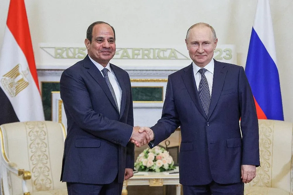 Путин — с президентом Египта в Стрельне, 2023 год. Обложка © TACC / Владимир Смирнов