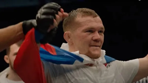 Экс‑чемпион UFC в легчайшем весе россиянин Пётр Ян. Обложка © YouTube / UFC Russia
