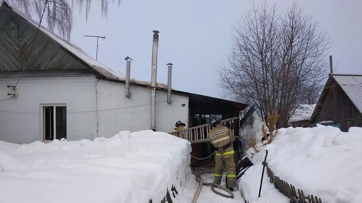 Пожар в частном доме в Самарской области. Фото © Центр по делам ГО, ПБ и ЧС Самарской области