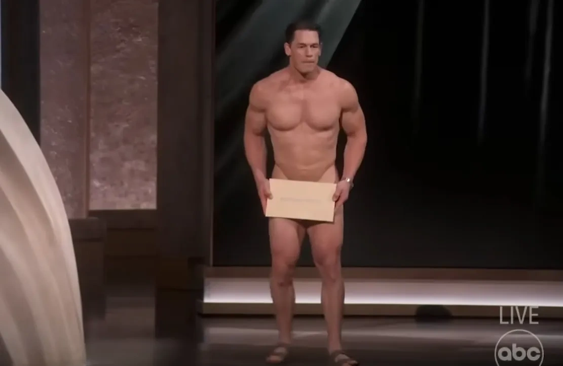 Актёр Джон Сина вышел голым на объявление премии "Оскар". Обложка © YouTube / ABC News