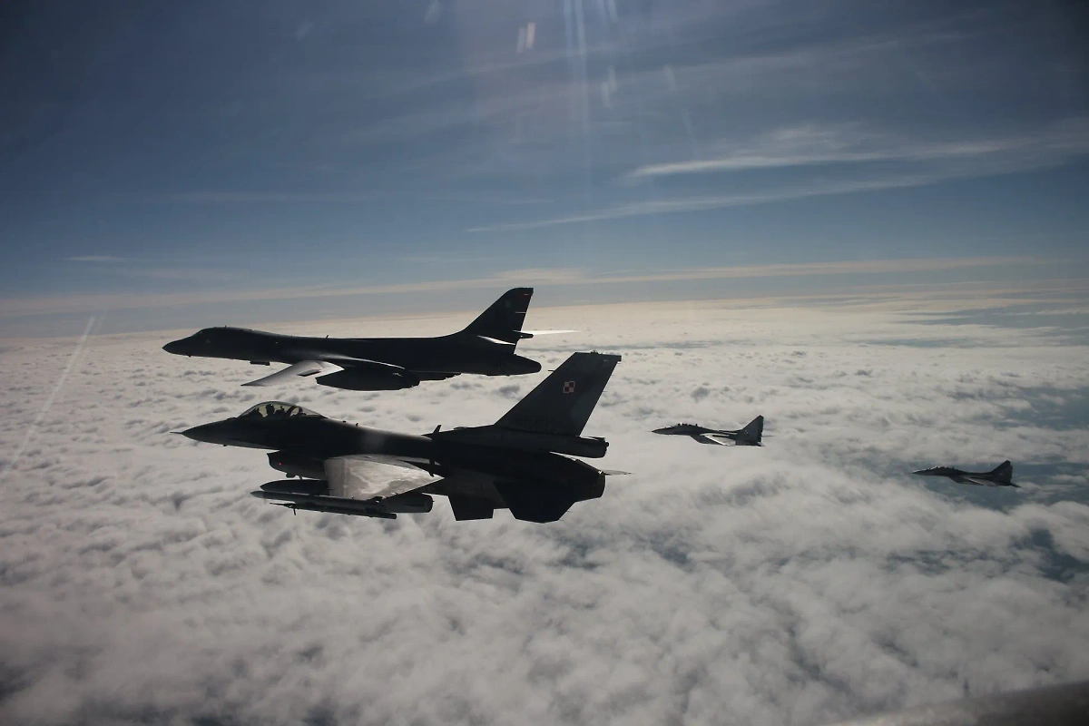 Американские бомбардировщики В-1В Lancer. Фото © ВВС США